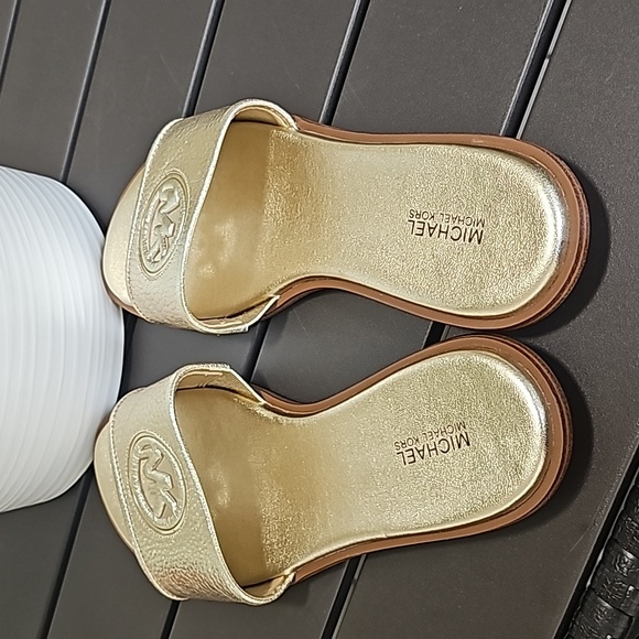 Deanna Cutout Leather Slide Sandal Gold with box - Picture 5 of 8